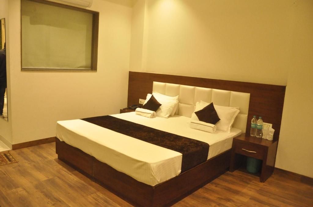 Lotus Grand Akm Super Deluxe Room 3