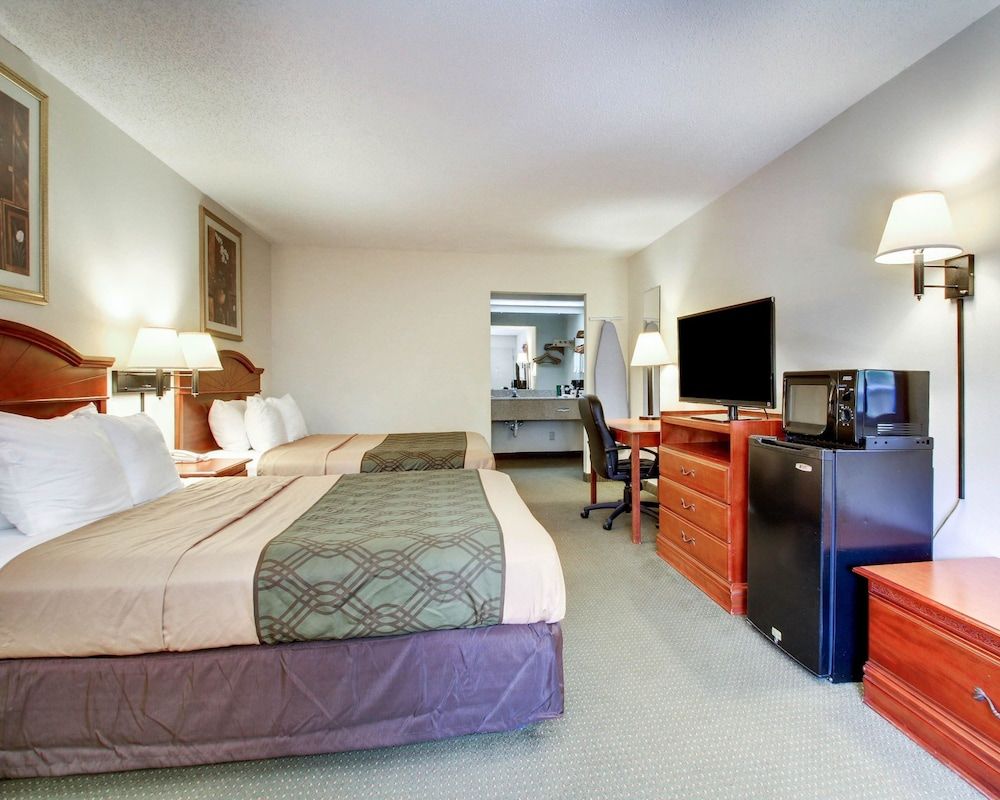 Standard Room, 2 Queen Beds, Non Smoking