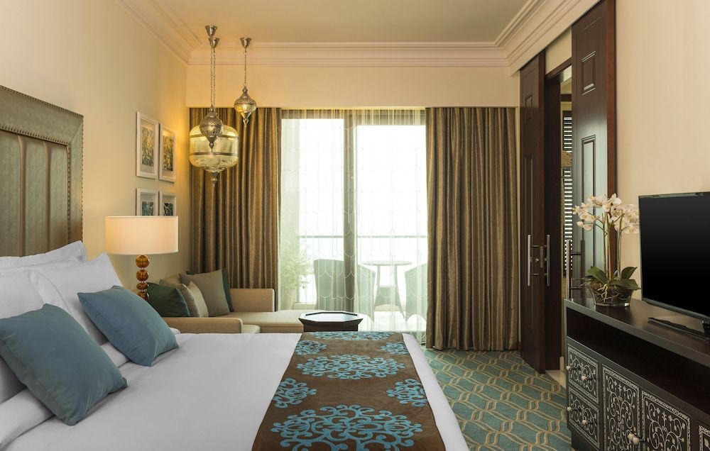 Deluxe Room, 1 King Bed, Non Smoking, Balcony (View)