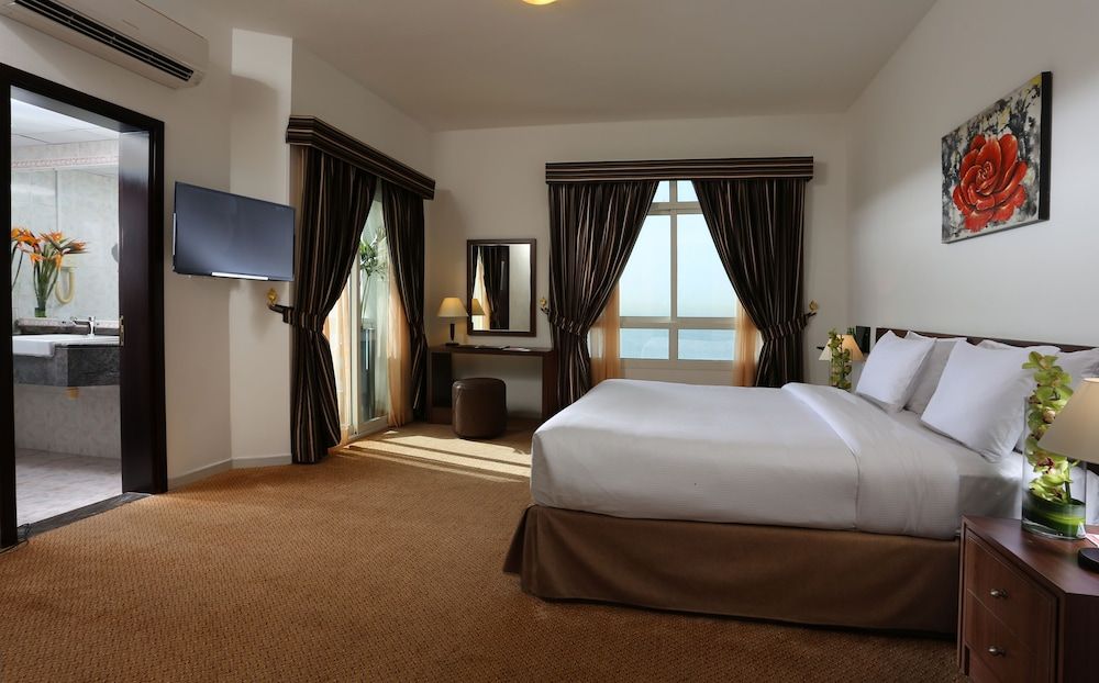 One Bedroom Suite, Sea View