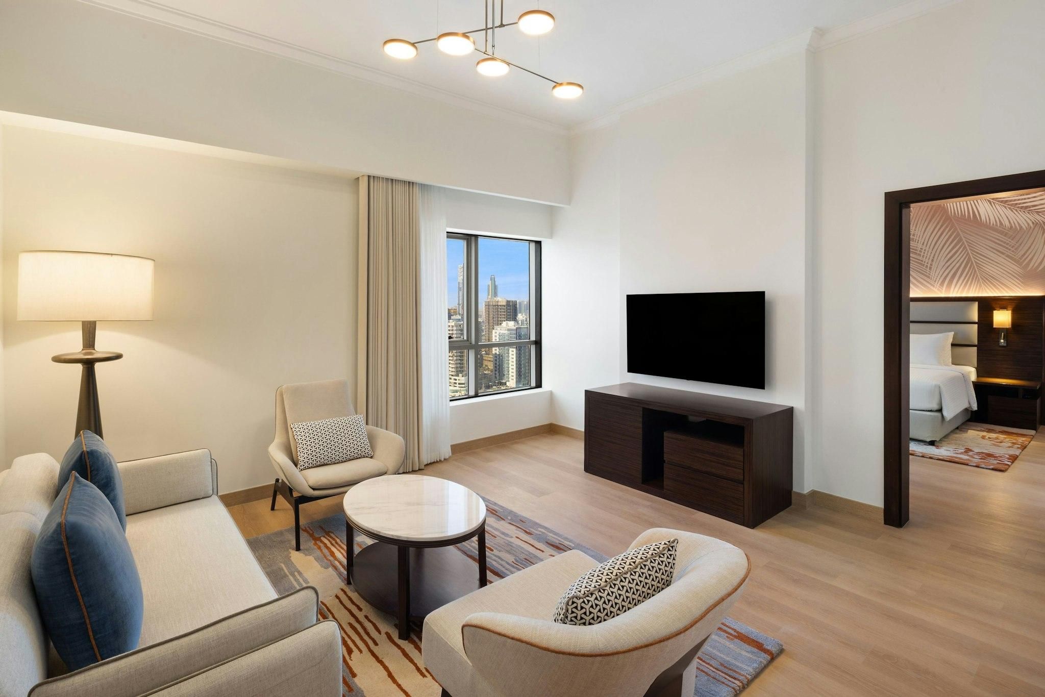 M Club lounge access, Executive Suite, 1 King, Golf view