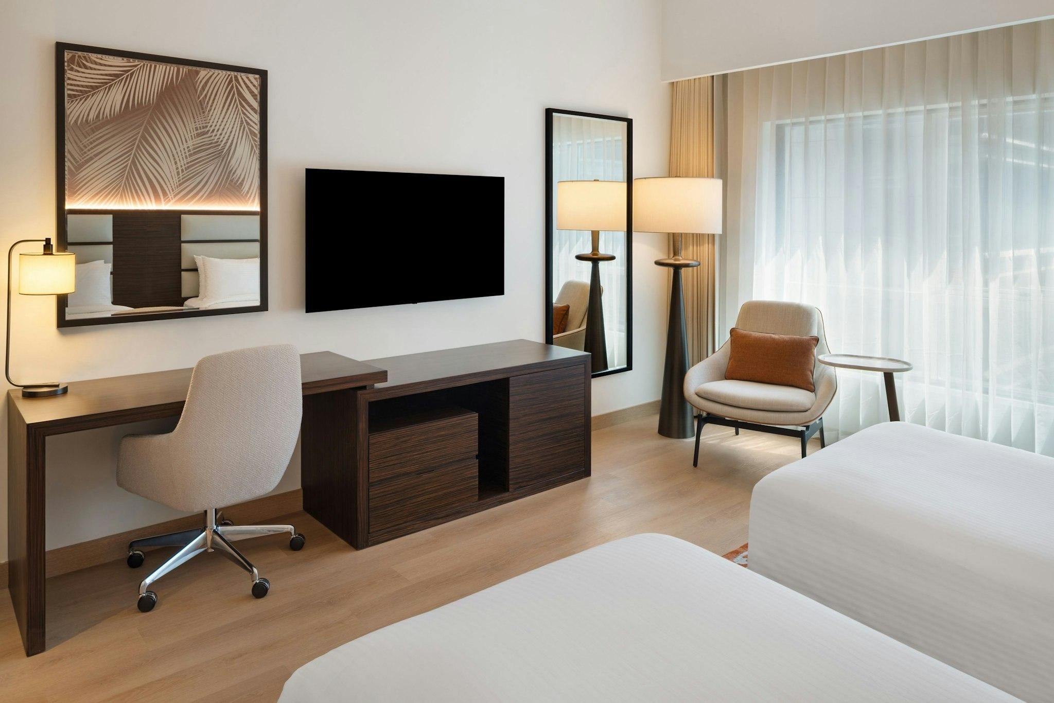 Deluxe Guest room, 2 Twin, Pool view