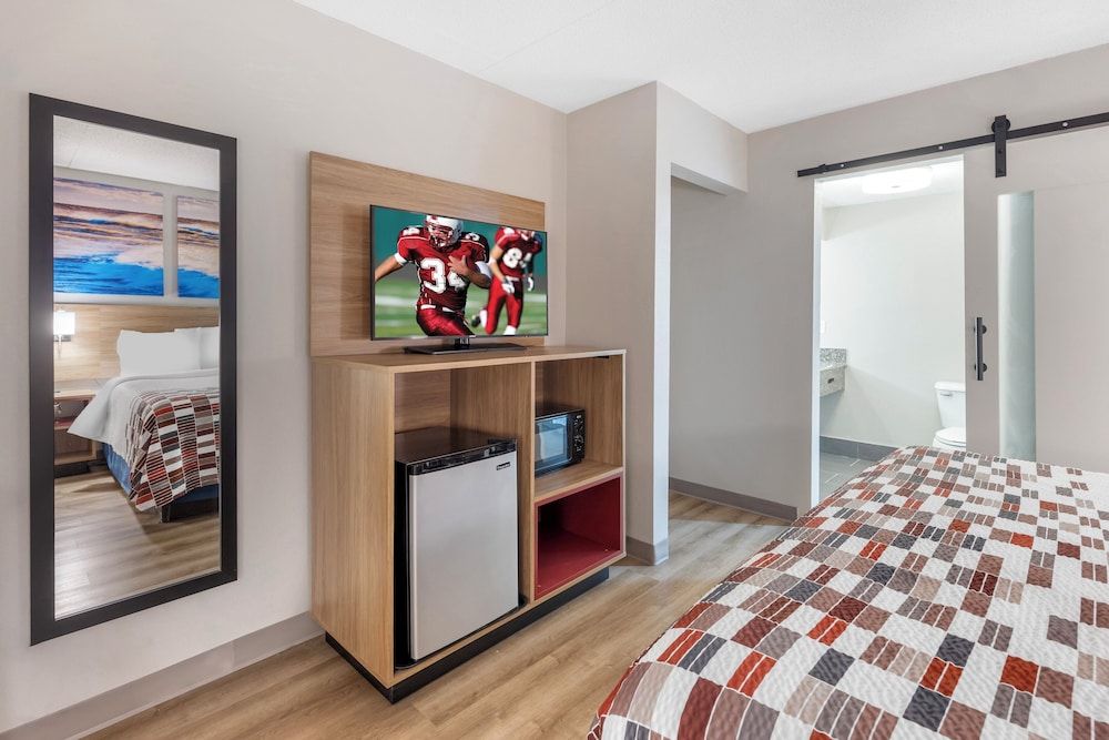 Deluxe Room, 1 King Bed, Smoking