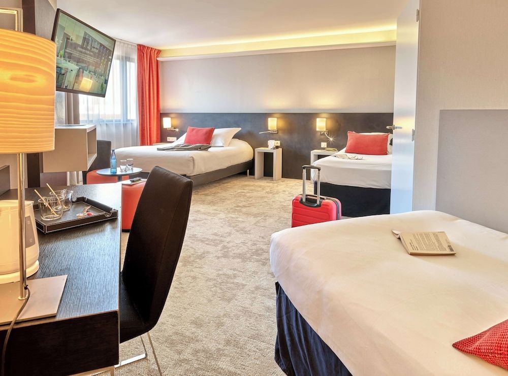 Family Room, Multiple Beds, Non Smoking, Connecting Rooms (Shower Only;Larger Room)