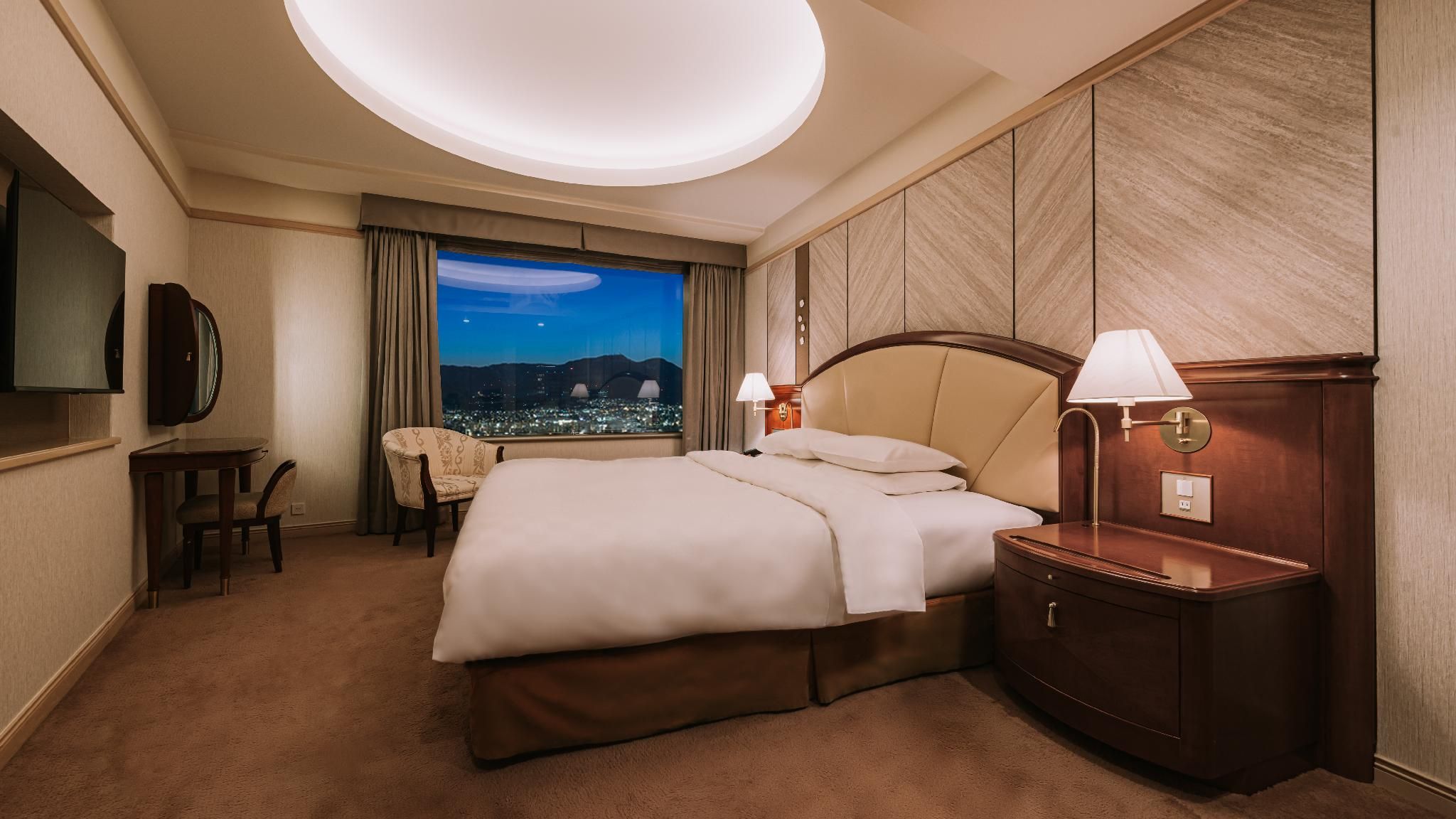 Club Suite 63sqm - 22nd Floor and Above, Lounge Access, Non-Smoking