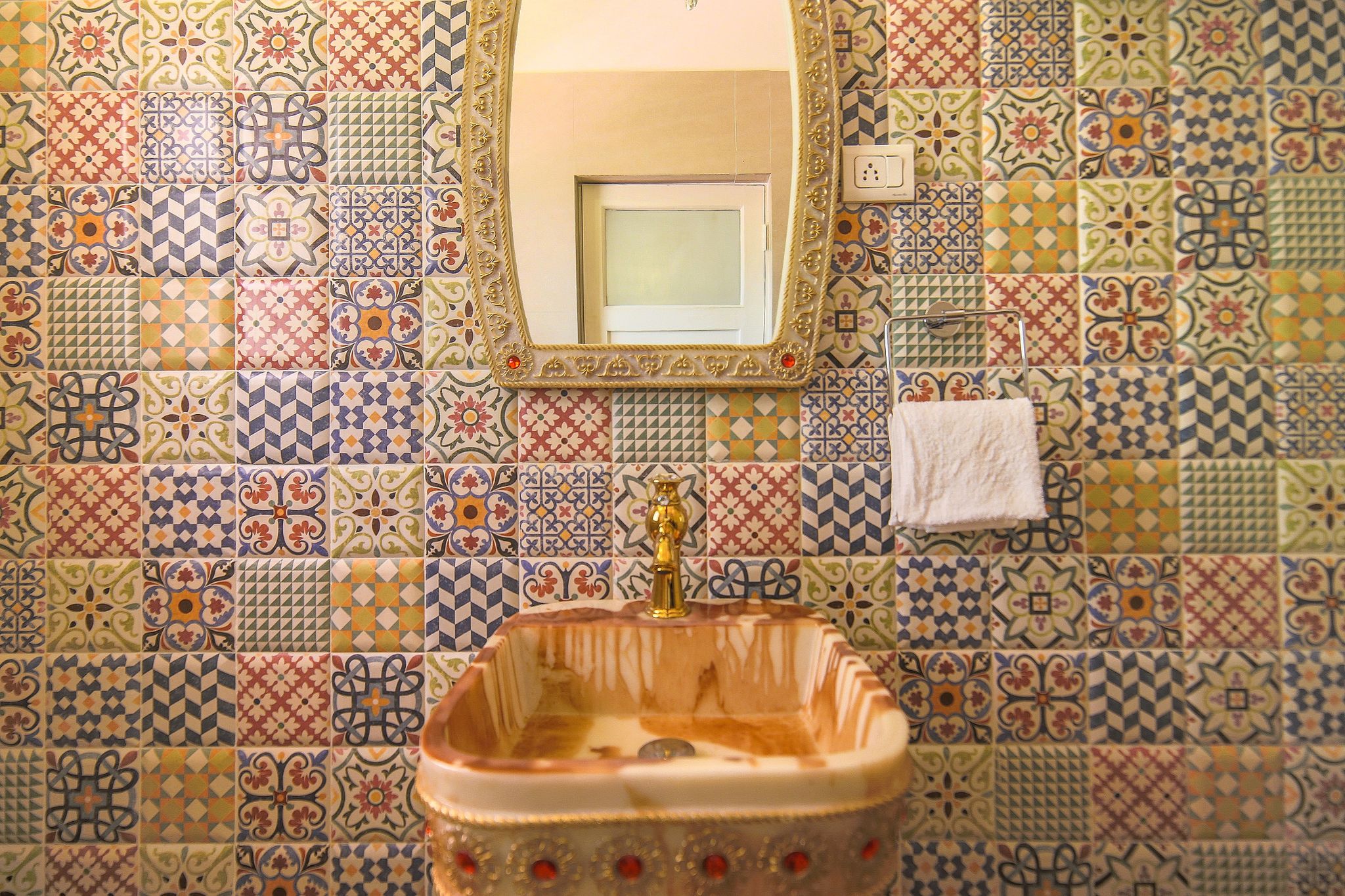 Amour Resort Deluxe Room 7