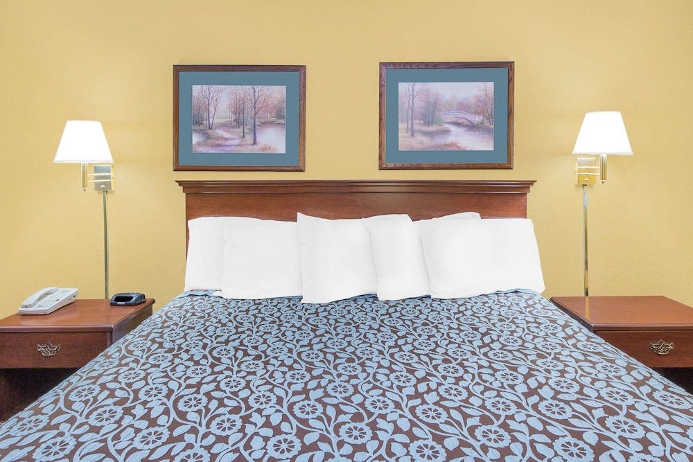 Standard Room, 1 King Bed, Smoking