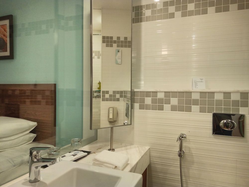 Fairfield by Marriott Coimbatore Room, 1 Queen Bed 7