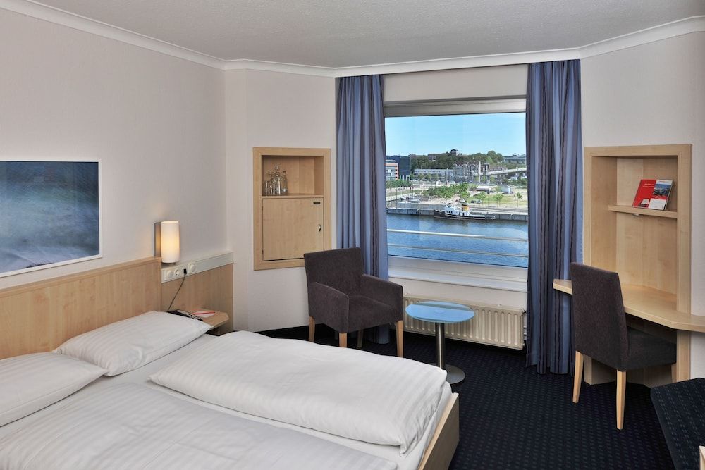 IntercityHotel Kiel Business Room 2