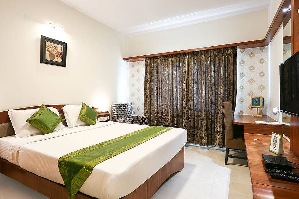 Treebo Premium Akshaya Mahal Inn Standard Double Room 6