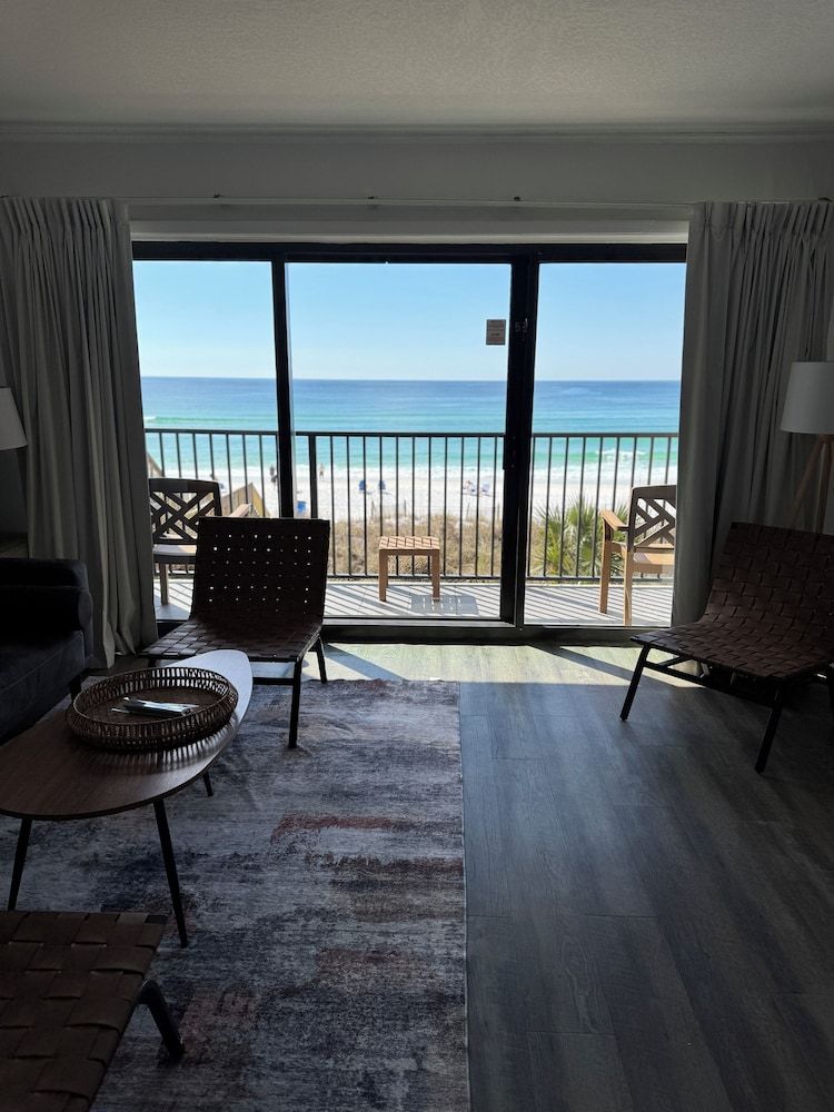 Suite, 1 King Bed (Bahama, Gulf View)