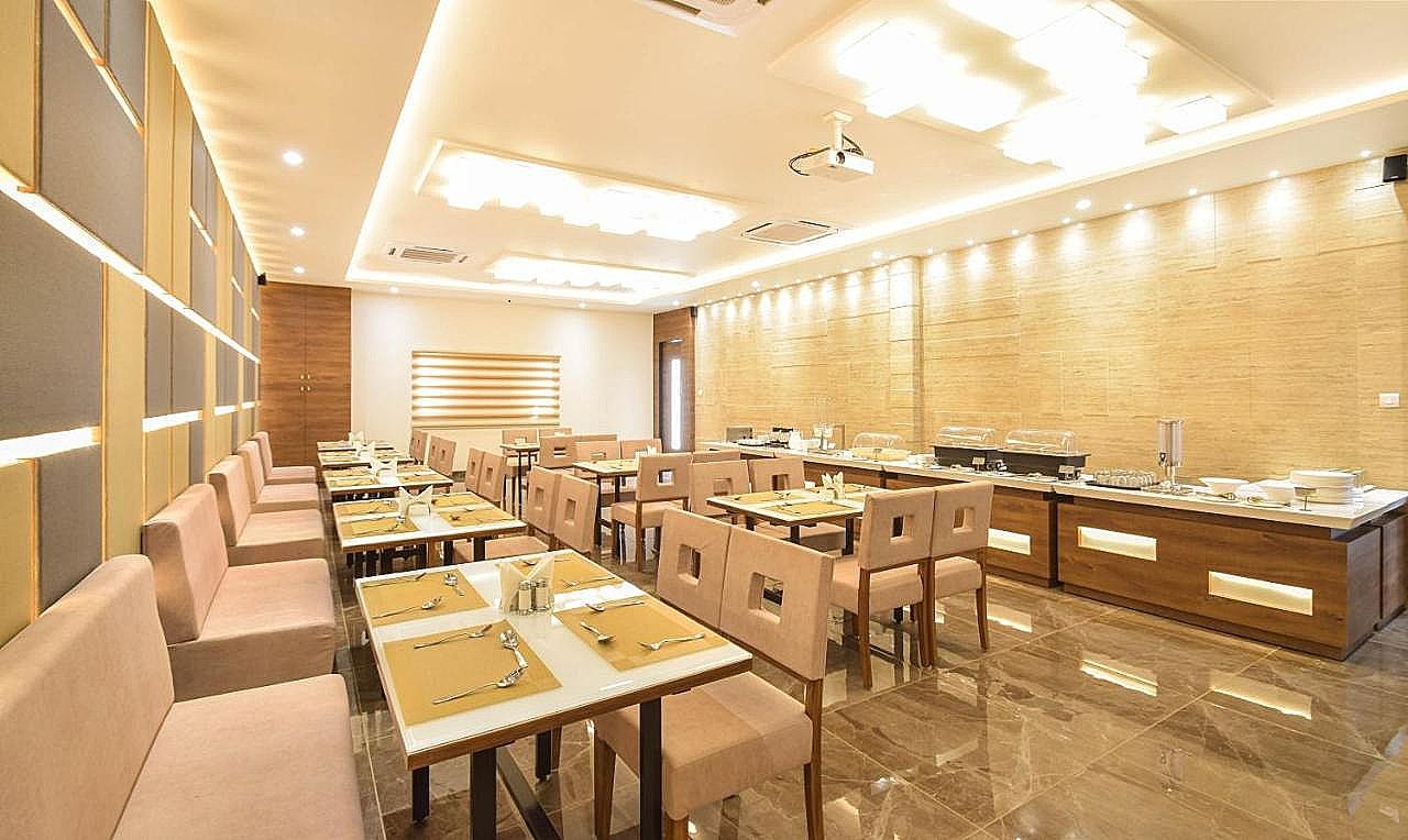 Food & Dining