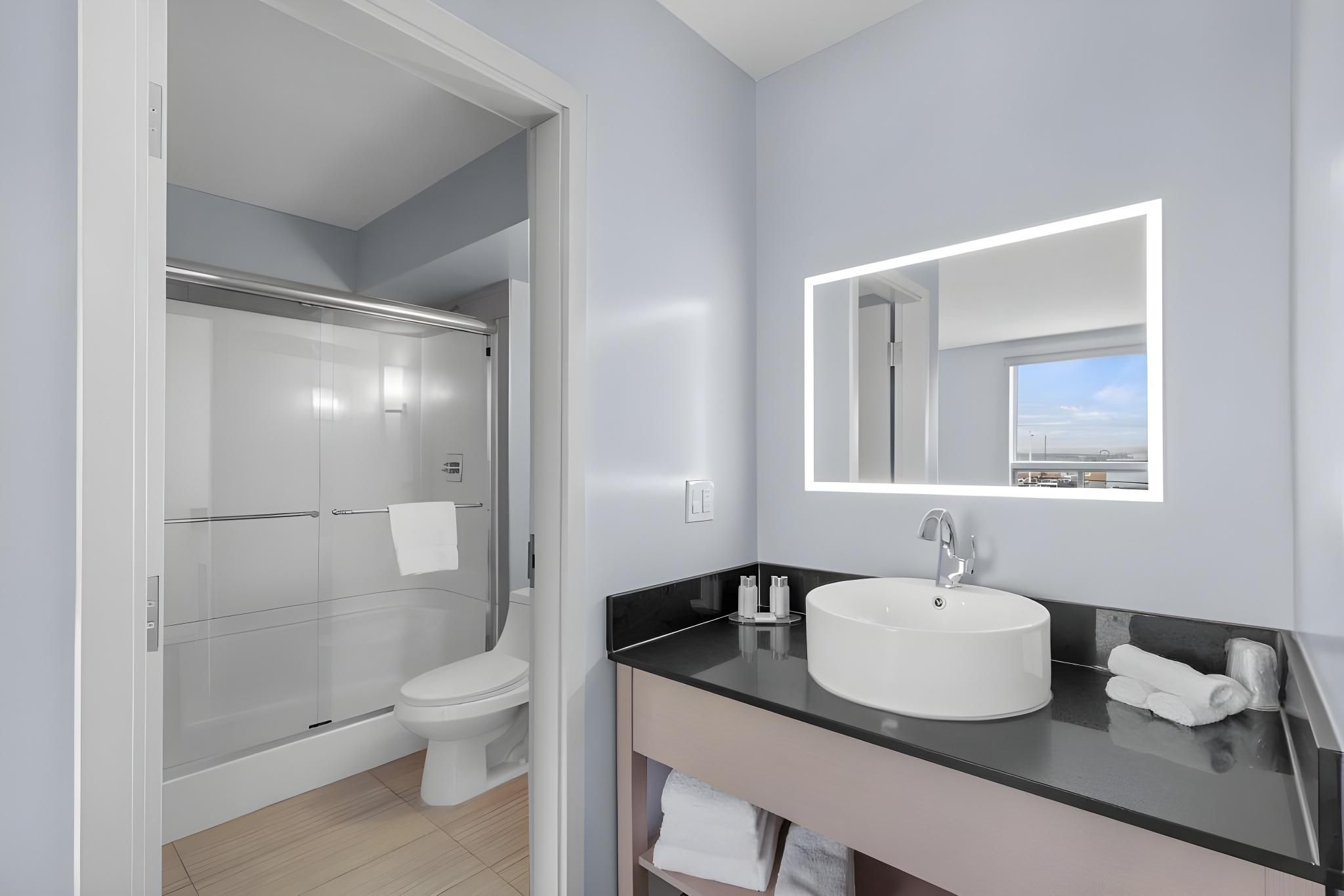 Premium Suite w/ Two Double Beds