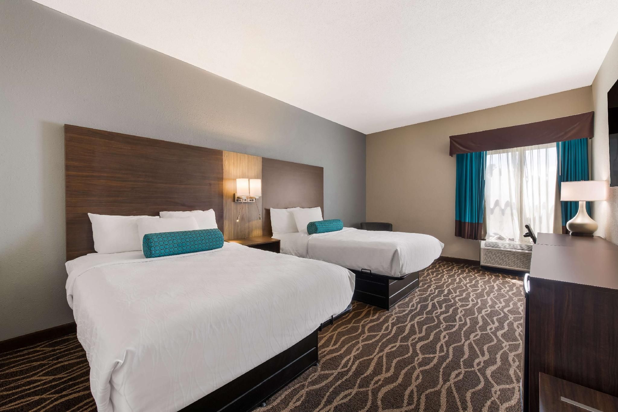 2 double beds, nonsmoking