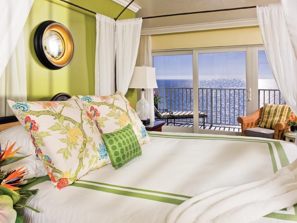 Resort View Guestroom, 1 King ADA