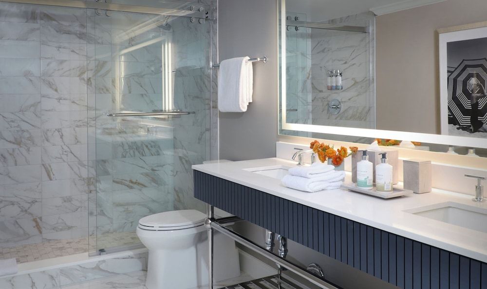 LaPlaya Beach & Golf Resort - A Noble House Resort Pool View 1 King Bed 4