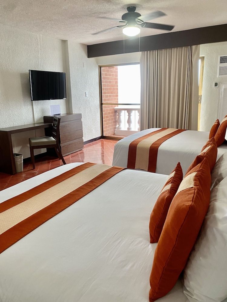 Costa Sur Resort & Spa 2 Queens Studio Oceanfront with balcony 2