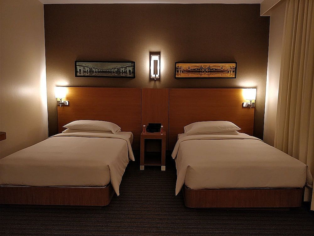 Room (2 Twin and 1 Sofa Bed)