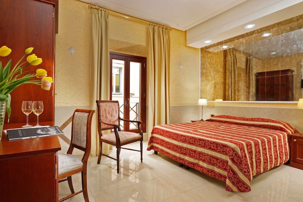 Comfort Hotel Bolivar Double or Twin Room 6