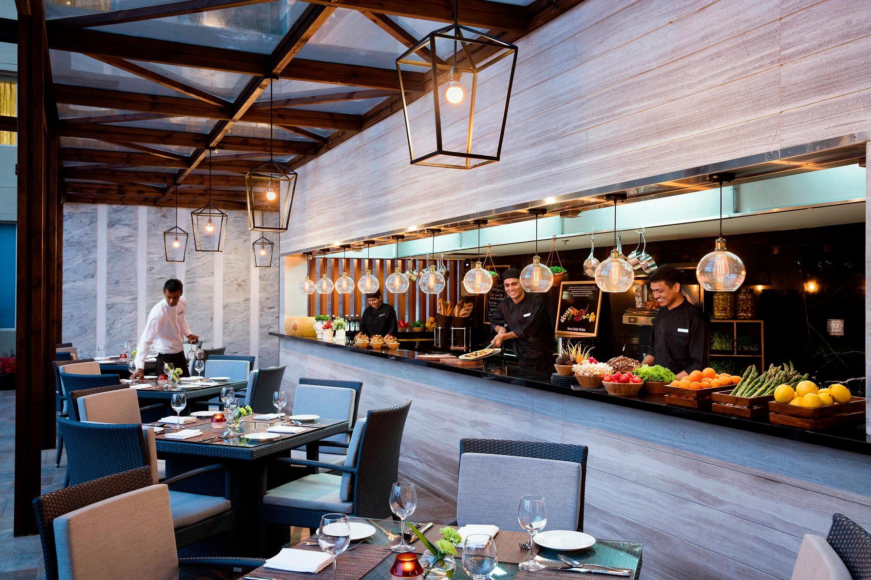 BG's Poolside Bar & Grill - Outdoor