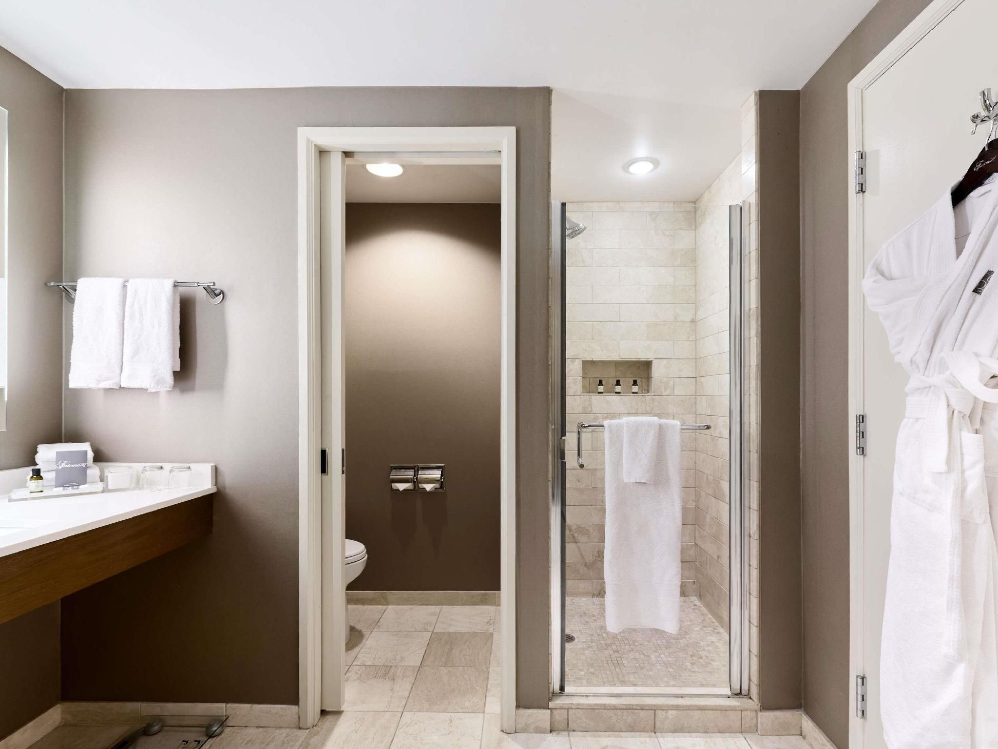 undefined Fairmont Chicago at Millennium Park 7