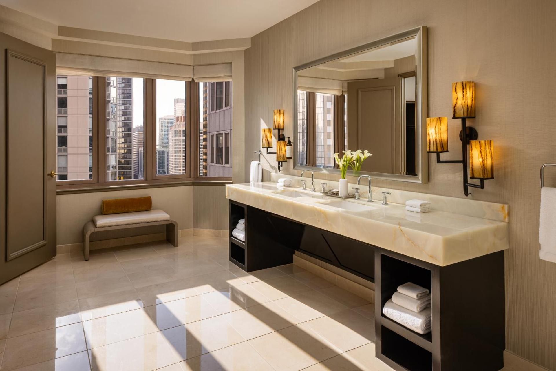 Grant Park 1 Bedroom Suite King Gold Lounge Access