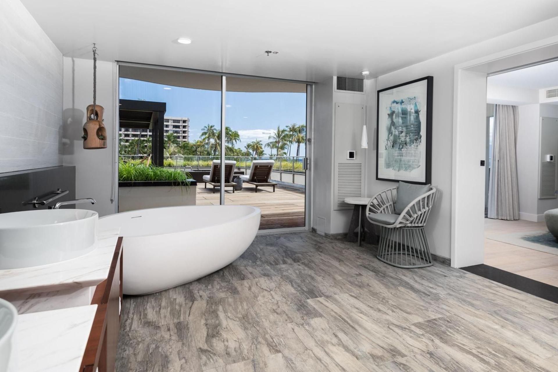 Sundeck Oceanfront King Suite with Balcony