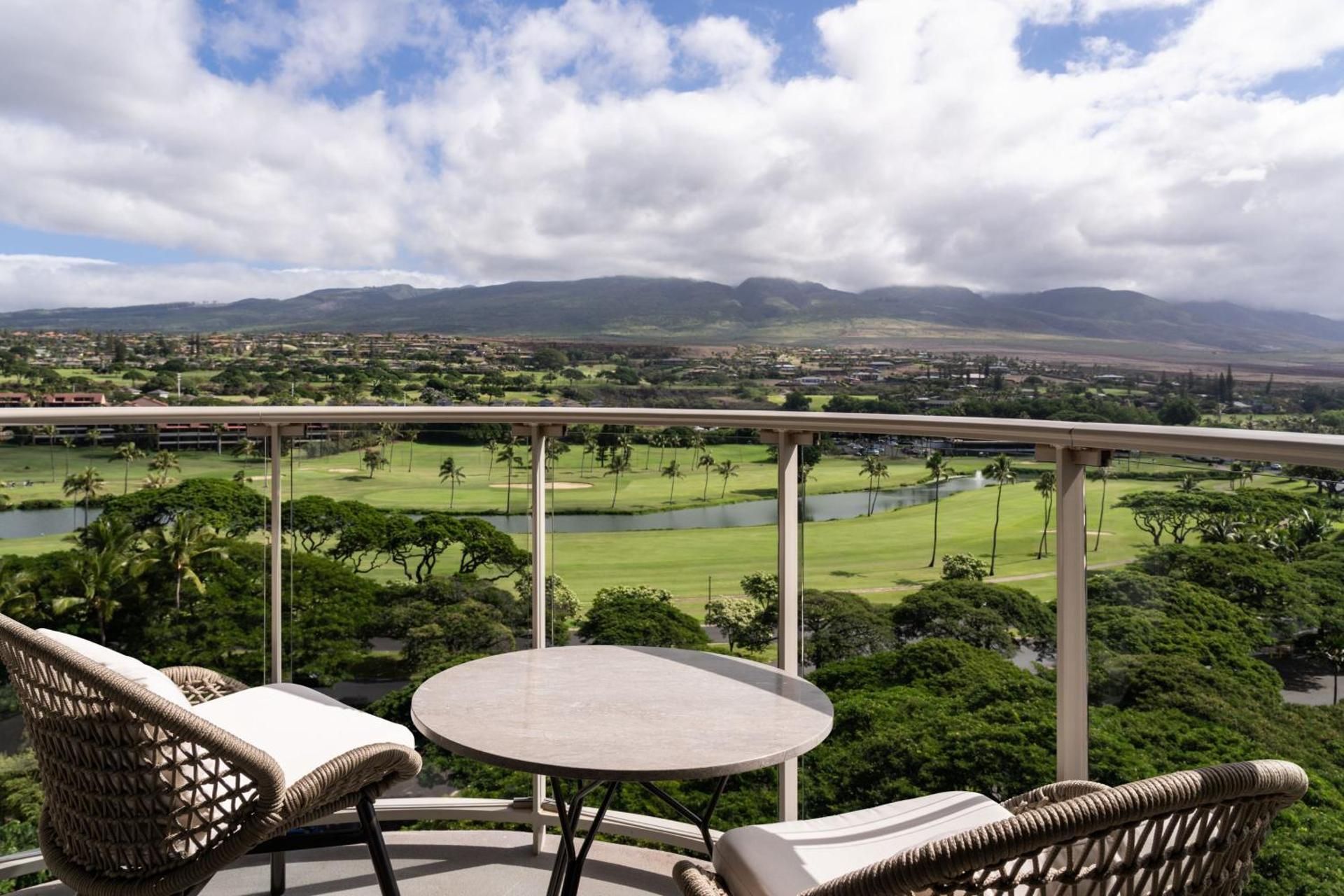 Premium King Room with Resort View - Kukahi/Hearing Accessible