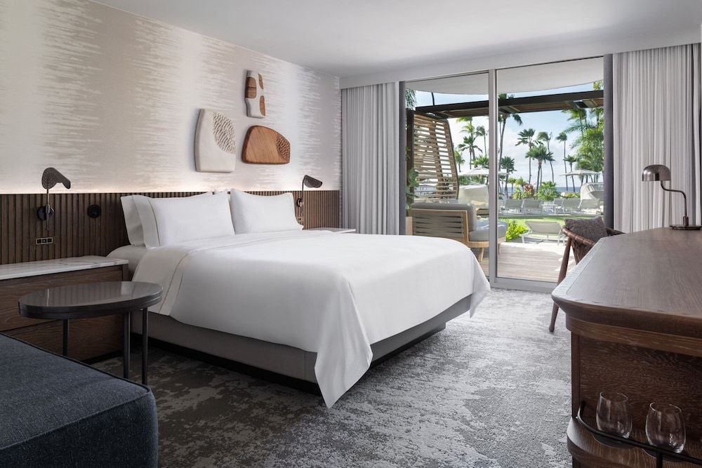 Room, 1 King Bed (Kukahi Sundeck Room, Adults Only)