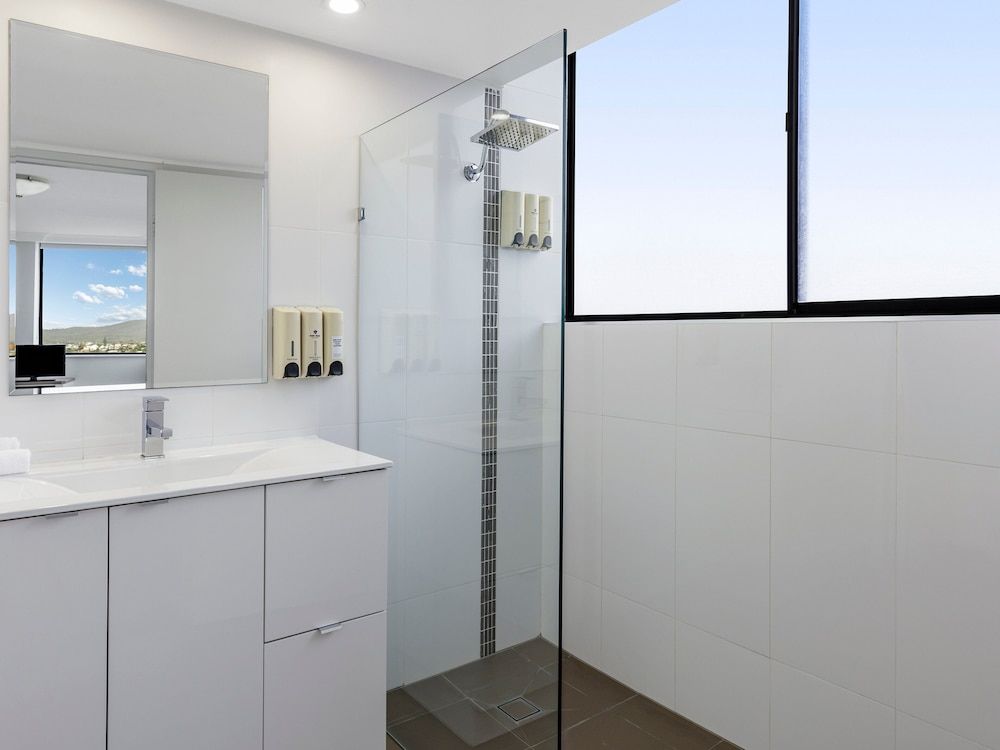 Park Regis North Quay Superior One-Bedroom Apartment 2