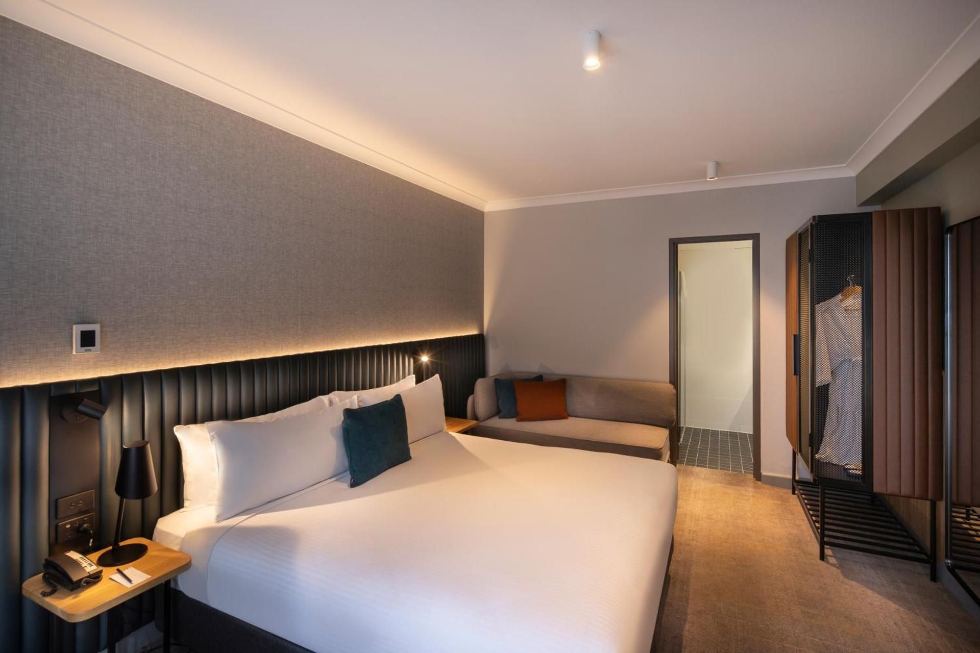 Superior One-Bedroom Apartment