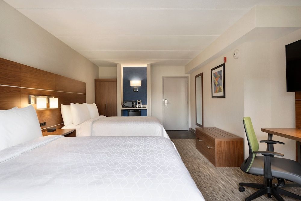 Standard Room, 2 Queen Beds, Accessible Bathtub (Communications, Mobility)