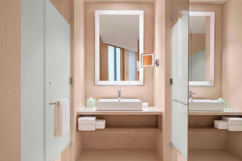 The Westin Kolkata Rajarhat Room, 1 King Bed 7