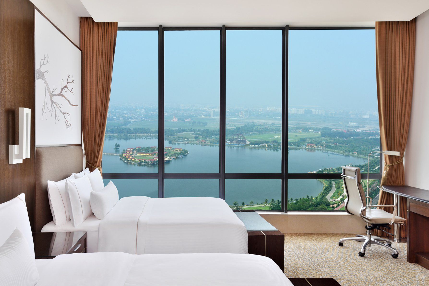 Twin/Twin Lake View Guest Room