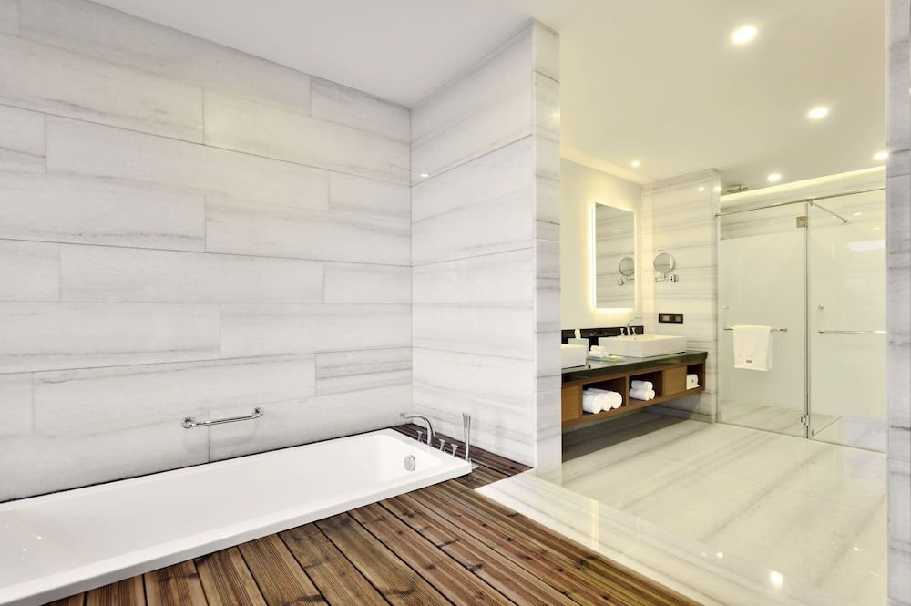 The Westin Pushkar Resort & Spa Grand Villa, 2 Queen Beds, Resort View (Balcony) 7