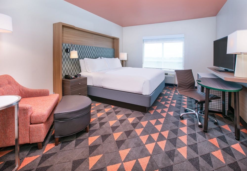 Standard Room, 1 King Bed, Accessible (Transfer Shower)