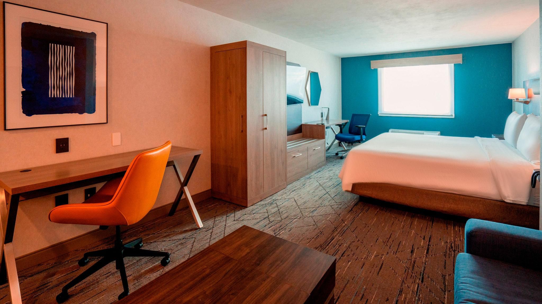 1 King 1 Bedroom Suite
