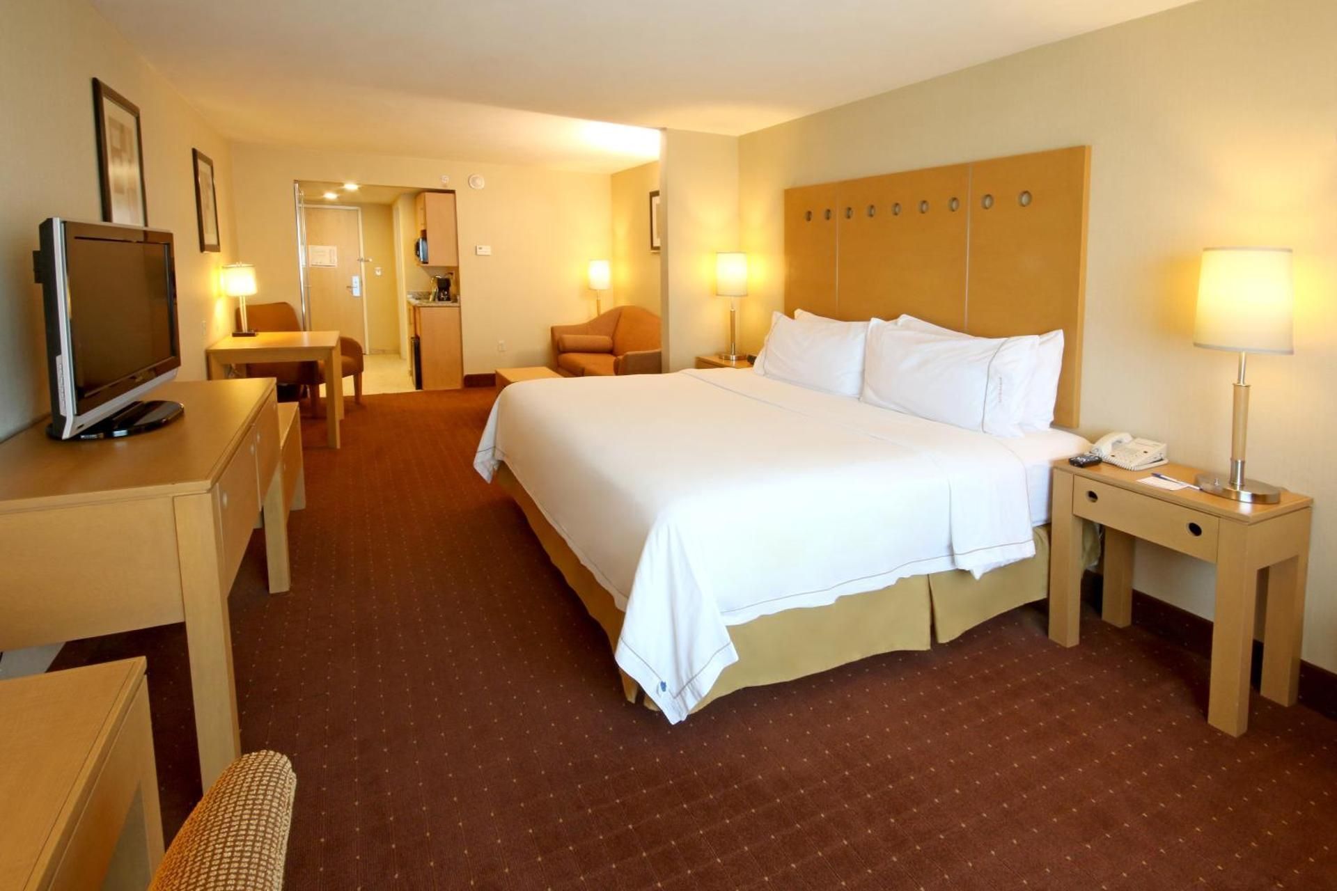 2 Queen 1 Bedroom Suite