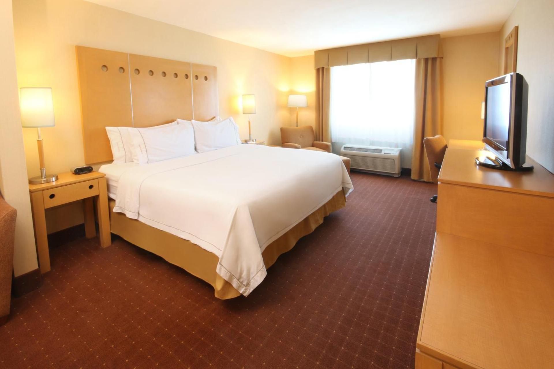 Standard King Room with Minifridge