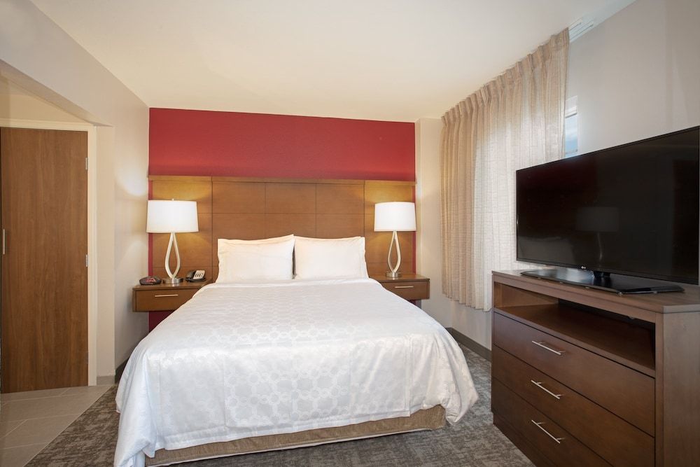 Staybridge Suites Denver International Airport by IHG Studio Suite, 1 Queen Bed, Accessible, Kitchen (Communications)