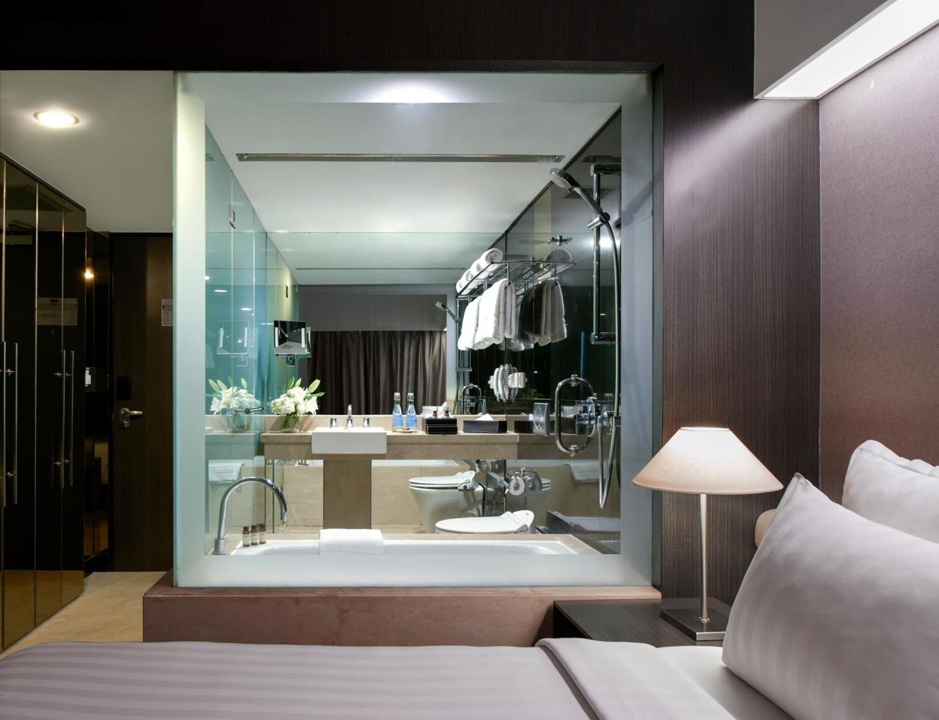 Pullman Jakarta Indonesia Superior Room 1 Queen Bed 3
