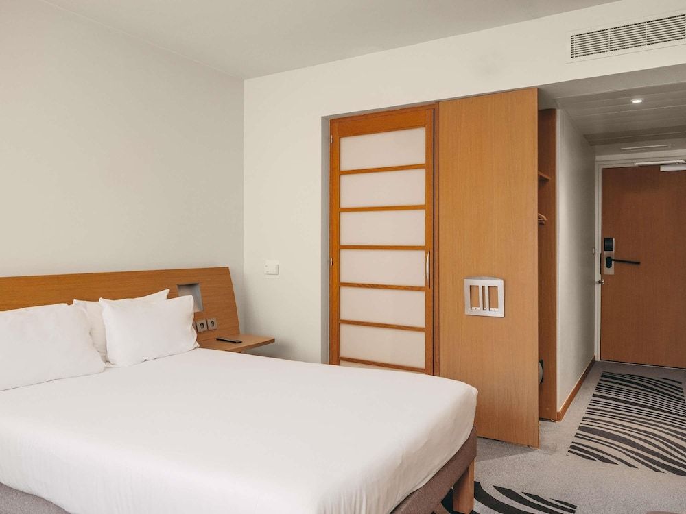 undefined Novotel Paris Centre Tour Eiffel 8