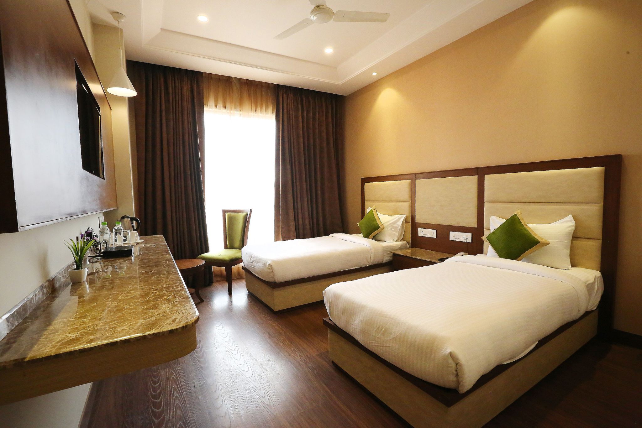 Maple Grand Deluxe Room 8