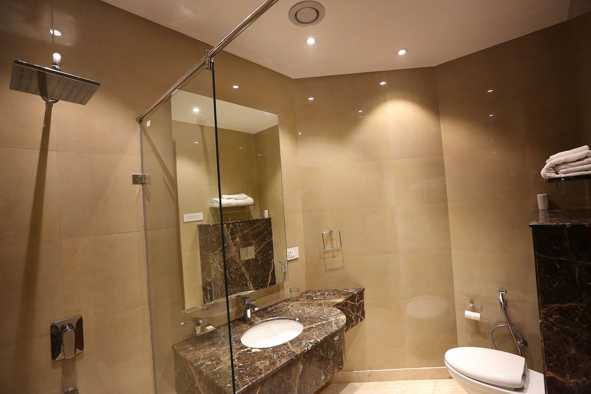 Maple Grand Deluxe Room 14