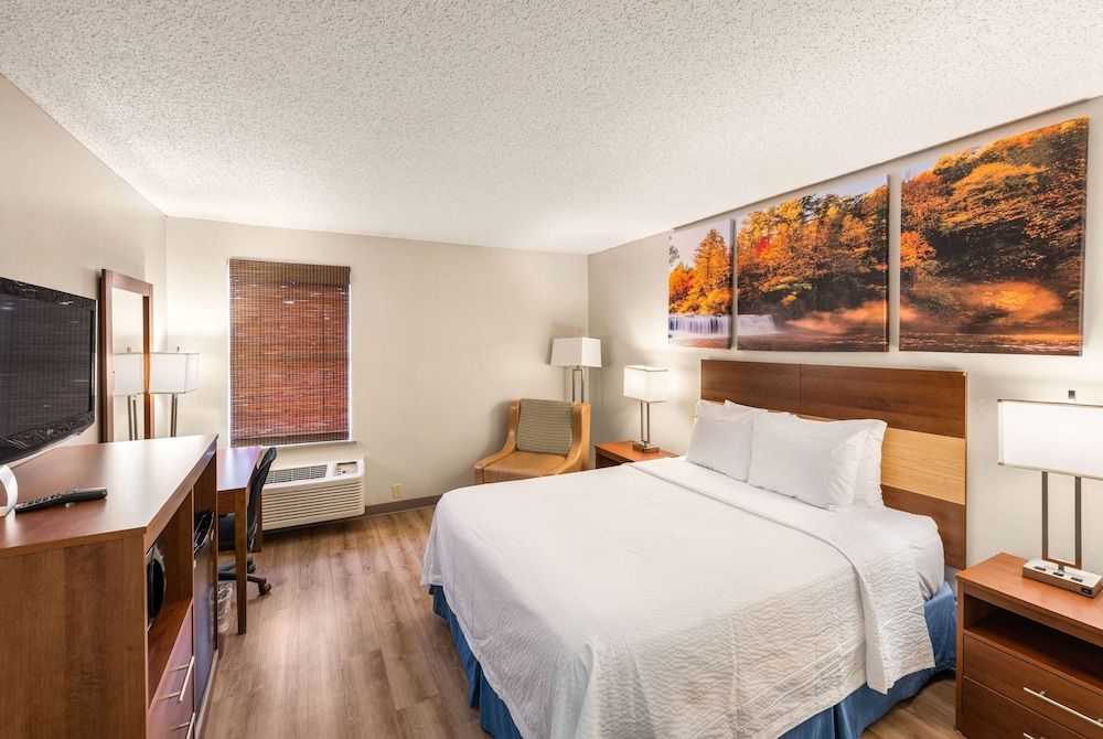 Standard Room, 1 Queen Bed