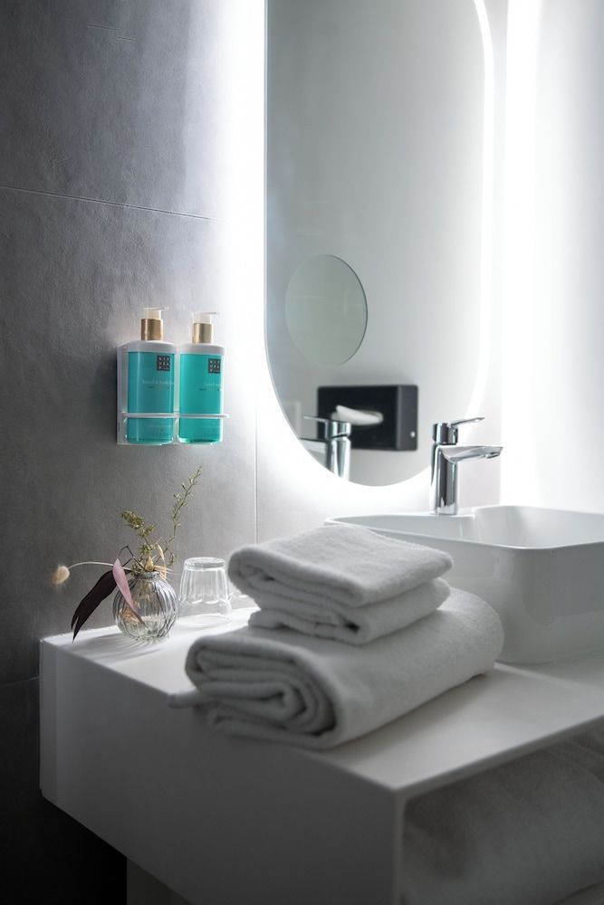 Novotel Antwerpen Classic Room, 1 Double Bed with Sofa bed 7