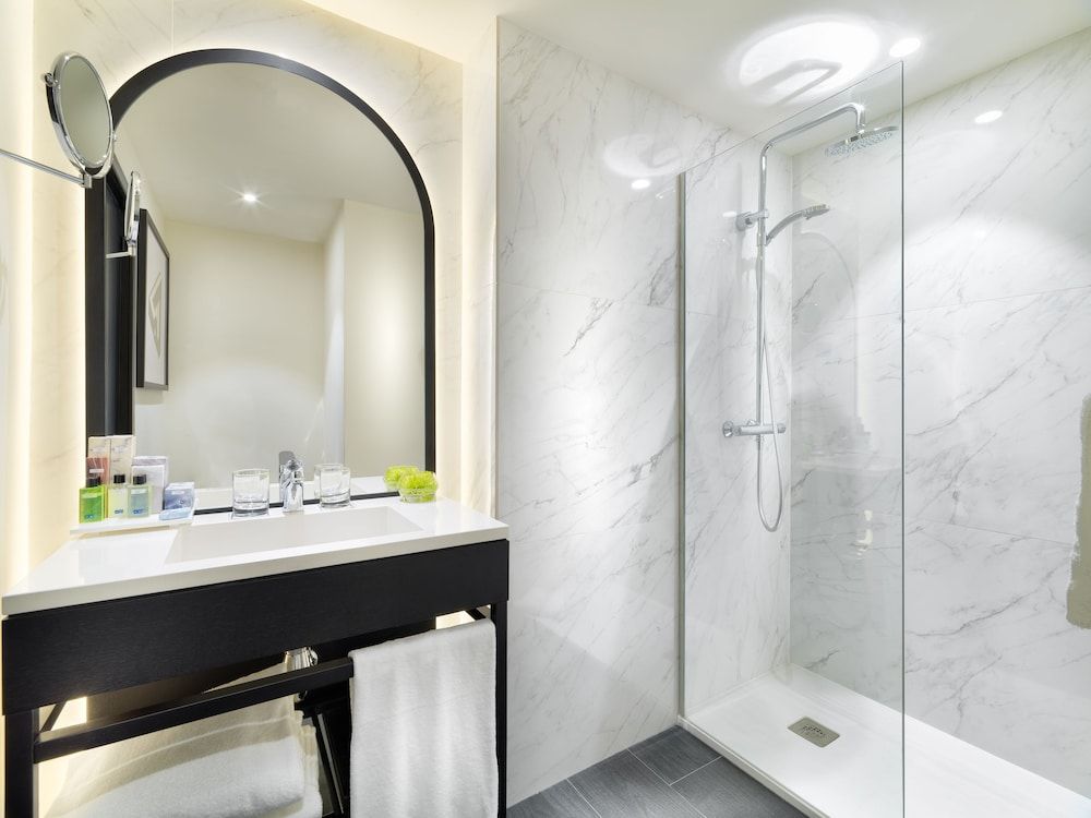 undefined H10 Puerta de Alcalá 10