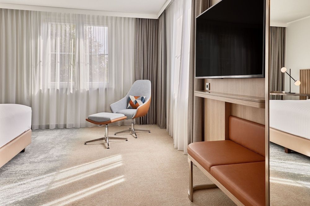 Courtyard by Marriott Dortmund Room, 1 King Bed (Corner) 3