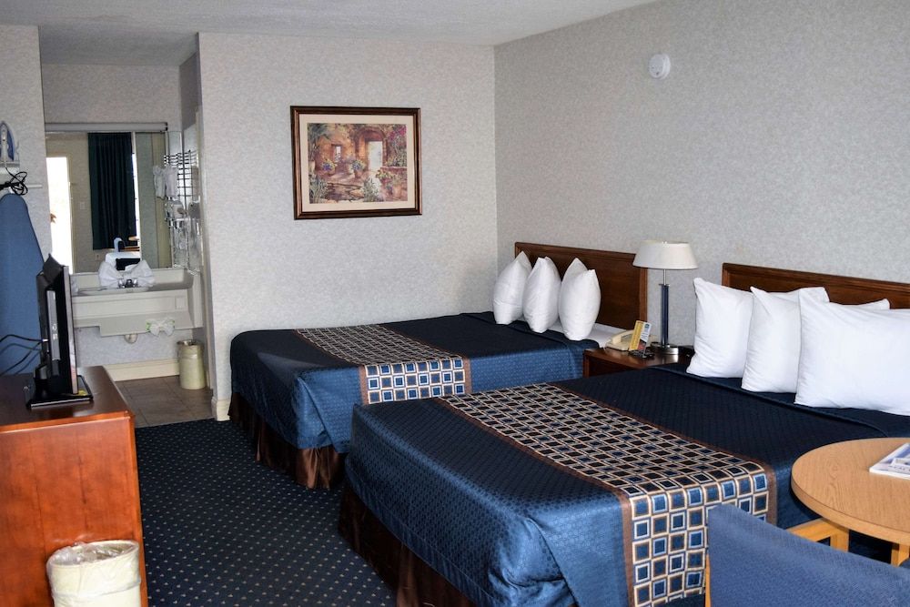 Standard Room, 2 Double Beds, Non Smoking