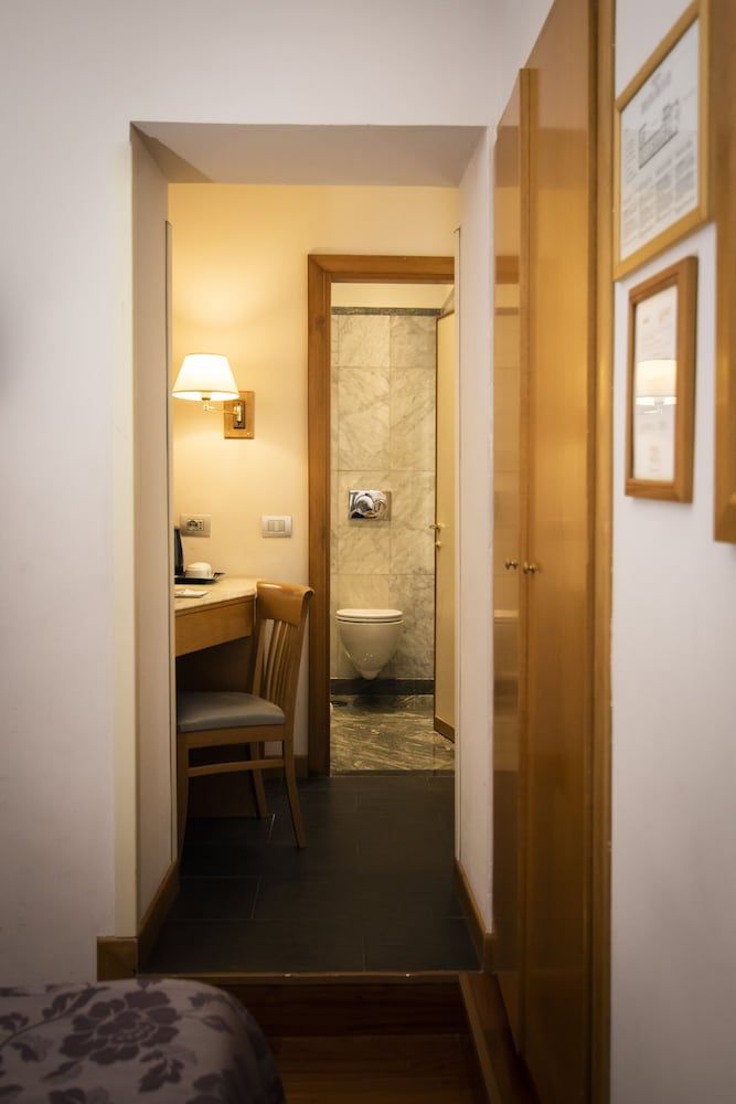 Hotel Giolli Nazionale Double or Twin Room (Small) 7